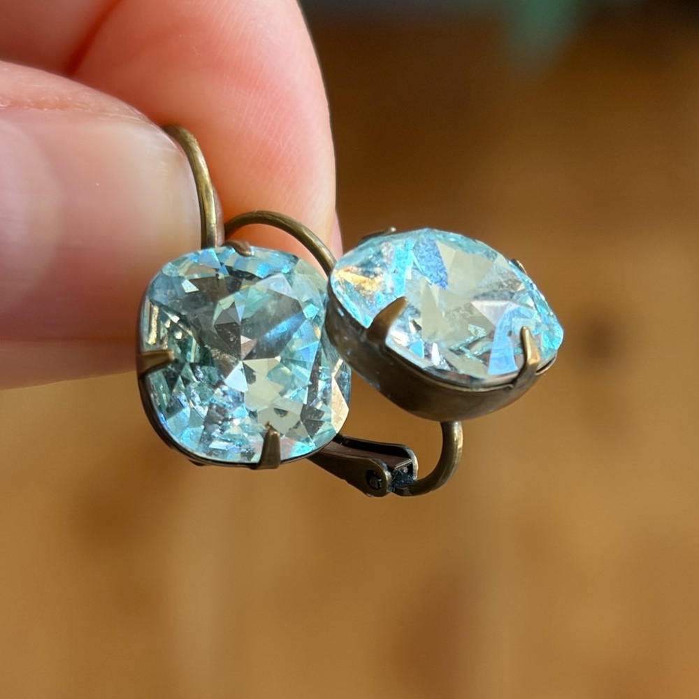 Liz Palacios Vintage-Inspired Blue and Gold Drop Earrings - Picture 5 of 7